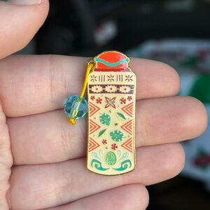 Boxlunch Loungefly Disney Princess Beaded Water Bottle Mystery Pin— Moana